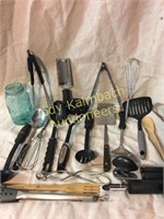 Large lot of nice kitchen utensils gadgets