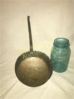 Hammered copper shallow pan/large label