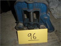 Reed Pipe Vise - 1/8" to 2 1/2" (#2)