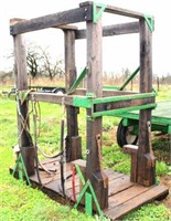 CHRIST YODER OAK SHOEING STOCK, COMPLETE W/STRAPS