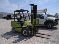 1989 Clark GPS30 6,000# forklift- +TAX- WAIVER