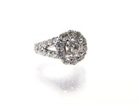 18K White Gold Lady's Diamond Ring, 1CT