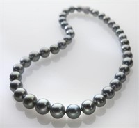18K gold, diamond and Tahitian pearl necklace