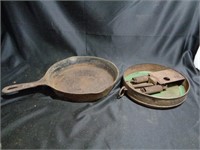 Vintage cooking skillet and Weight Measuring Item