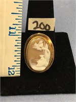 1" oriental style cameo pin, in an unknown gold se