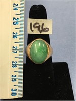 Ladies stamped 585 (14kt gold) with jade stone, 9.
