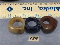 Lot of 3 stone rings, one is lapis and others are