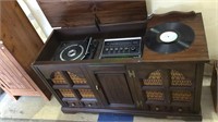 Vintage stereo cabinet with zenith solid-state FM