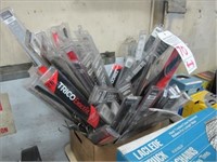 LOT, WINDSHIELD WIPERS IN THIS CONTAINER (UNUSED)