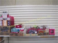 Group of 1 box & 3 flats of misc girl items: