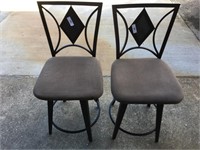 2 metal swivel bar stools