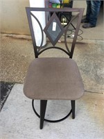 One metal swivel bar chair