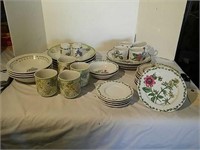 35 piece flower set of dishes