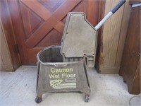 Mop Bucket - Nice - LOCAL PICK UP ONLY