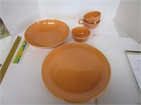 Retro orange dish set - LOCAL PICK UP ONLY  - 1