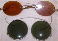 LOT OF TWO VINTAGE SUN GLASSES
