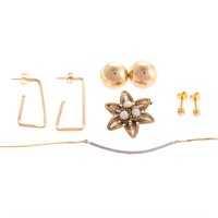 A Selection of Lady's Gold Jewelry