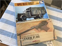 LUGER P.08 GUN MODEL & GERMAN TRUCK MODEL