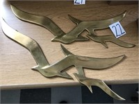 PAIR OF RETRO SOLID BRASS BIRDS WALL HANGING