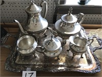 SILVERPLATED SERVING SET & TRAY