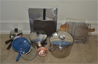 ASSORTMENT OF MISC KITCHEN COOK PANS AND MISC