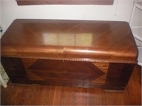 LANE Cedar Chest