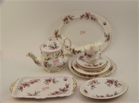 ROYAL  ALBERT DINNER SERVICE FOR 8 - LAVENDER ROSE