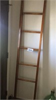 7 ft decorative ladder