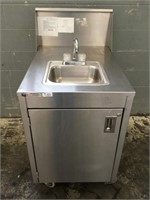 QualServ Corporation Portable Sink