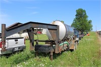 1600 Gallon Gooseneck.  trailer