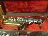 CLEVELAND BIG BAND SAXOPHONE W/MOTHER OF
