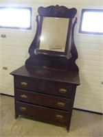 3 DRAWER DRESSER W/HARP MIRROR