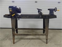 MASTERCRAFT FLOOR MODEL WOOD LATHE