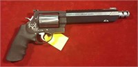 Smith & Wesson PC Bone collector Revolver 460