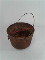 Primitive cast iron kettle / pot with handle