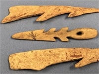 Lot of four bone artifacts - arrowheads       (k 1