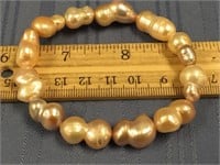Freshwater pearl bracelet        (a 7)