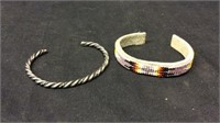 2 Bracelets