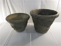 2 large flower pots