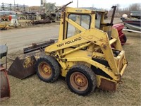 NH L425 Skidloader W/ Bucket and Forks