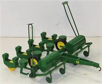 Ertl JD 4 Row 494 Planter, 1/16