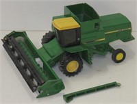 Ertl JD Titan Turbo Combine, 1/16, Single Head