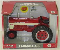 Ertl Farmall 460 Tractor, 1/16, NIB