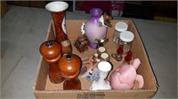 BOX OF COLLECTIBLES WITH SALT & PEPPER SHAKERS