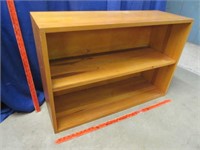 nice wooden shorter shelf (2ft tall x 3ft wide)