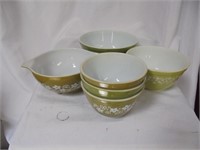 Vintage Pyrex Green Bowls