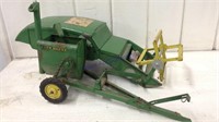 Tru Scale John Deere combine toy