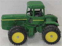 Ertl JD 8630 4wd Tractor, 1/16