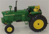 Ertl JD 4020 Diesel Tractor, 1/16 Collec. Edition