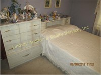 3 Pc Offwhite Bedroom Set: 4 Drawer Chest